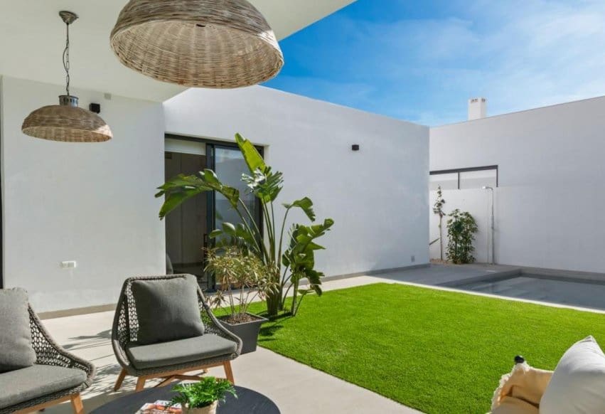 3 bedroom Villa for sale in Mar de Cristal with pool - € 549,000 (Ref: 9293622)