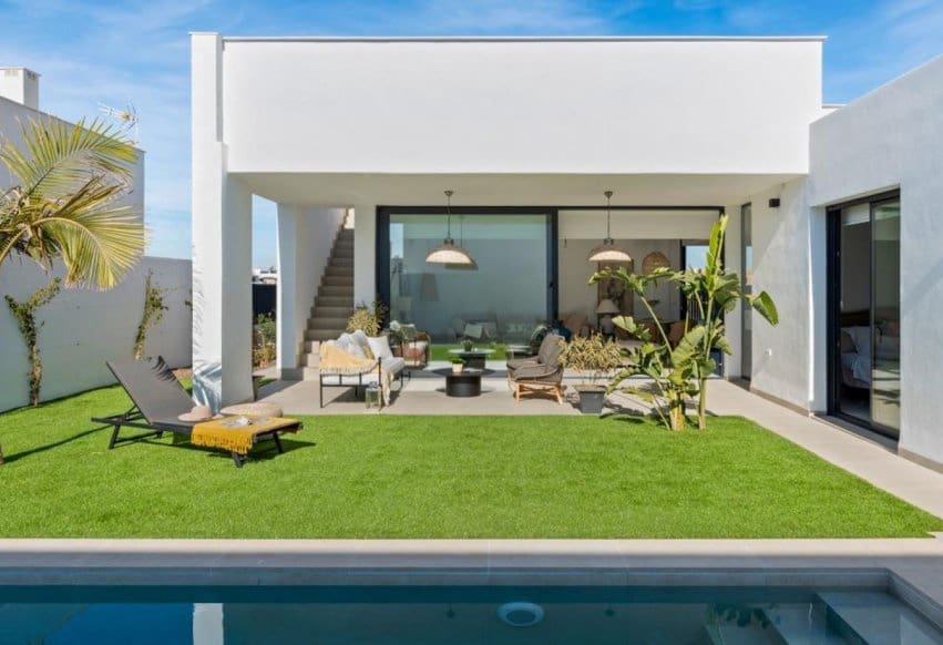 3 bedroom Villa for sale in Mar de Cristal with pool - € 549,000 (Ref: 9293622)