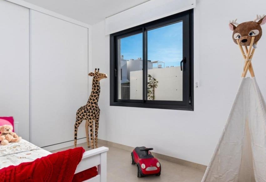 3 bedroom Villa for sale in Mar de Cristal with pool - € 549,000 (Ref: 9293622)