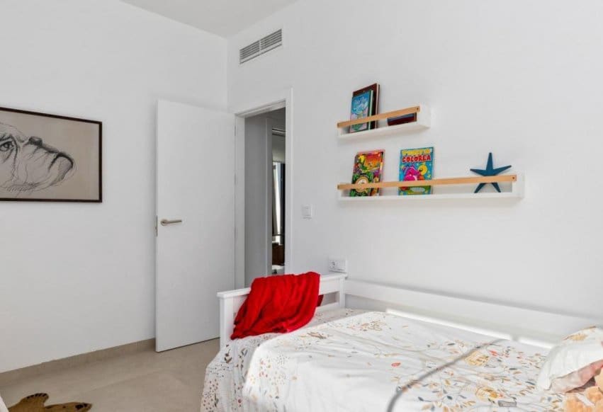 3 bedroom Villa for sale in Mar de Cristal with pool - € 549,000 (Ref: 9293622)