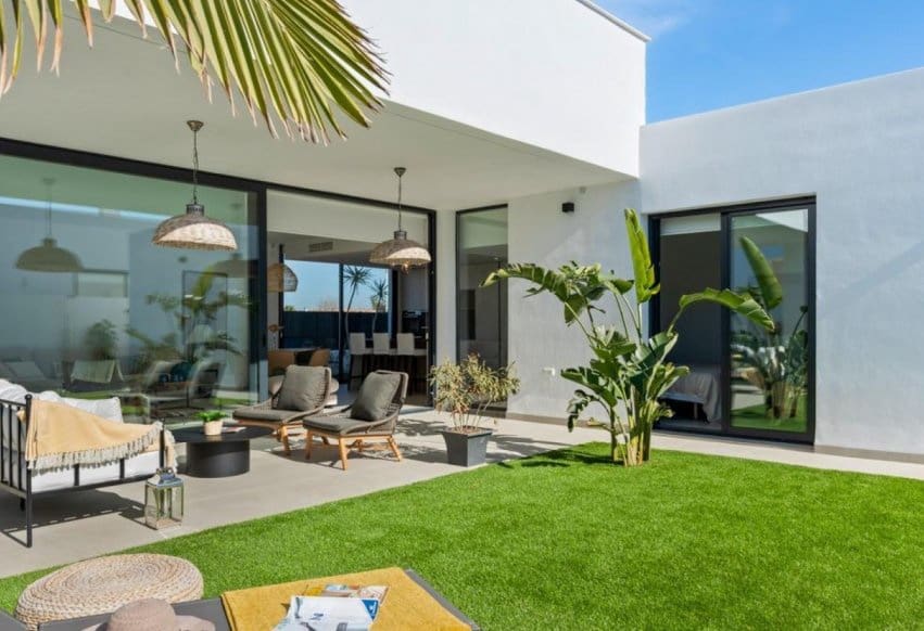 3 bedroom Villa for sale in Mar de Cristal with pool - € 549,000 (Ref: 9293622)