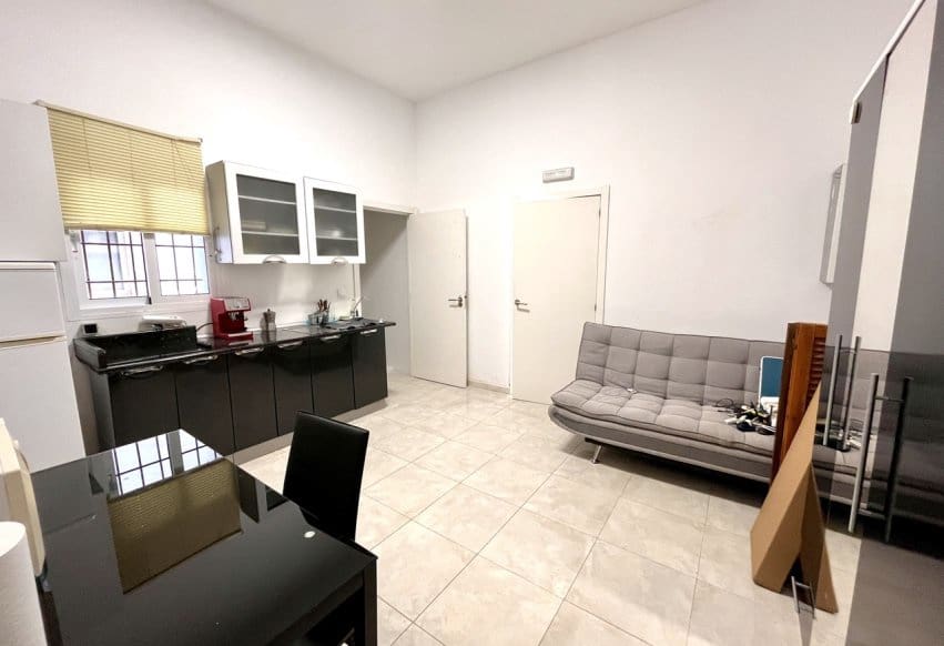 Kommersiell til salgs i Orihuela Costa - € 110 000 (Ref: 9293632)