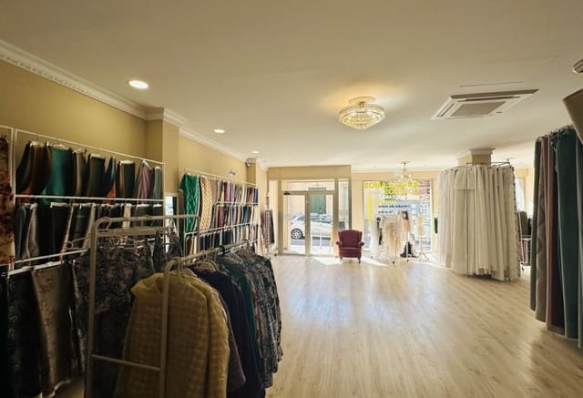 Commercial for sale in El Molino, Torrevieja - € 260,000 (Ref: 9293636)