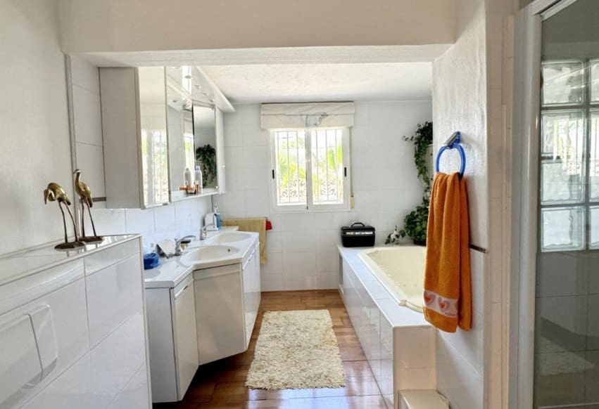 7 soverom Villa til salgs i La Zenia med svømmebasseng - € 899 000 (Ref: 9293641)