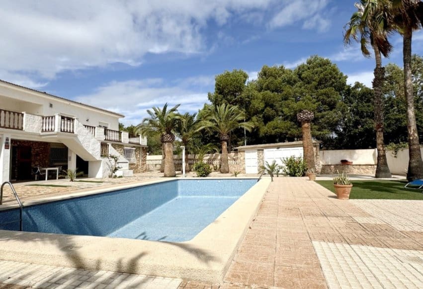 7 soverom Villa til salgs i La Zenia med svømmebasseng - € 899 000 (Ref: 9293641)