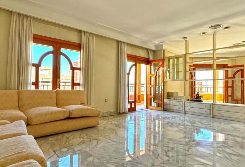 6 bedroom Apartment for sale in San Pedro del Pinatar - € 415,000 (Ref: 9293642)