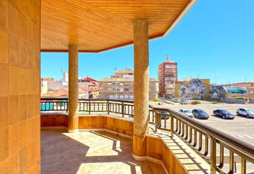 6 bedroom Apartment for sale in San Pedro del Pinatar - € 415,000 (Ref: 9293642)