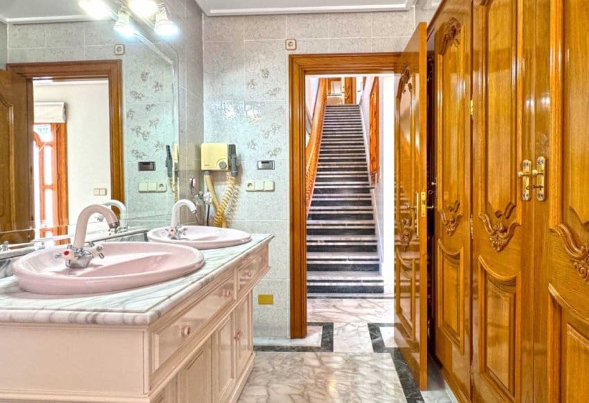 6 bedroom Apartment for sale in San Pedro del Pinatar - € 415,000 (Ref: 9293642)