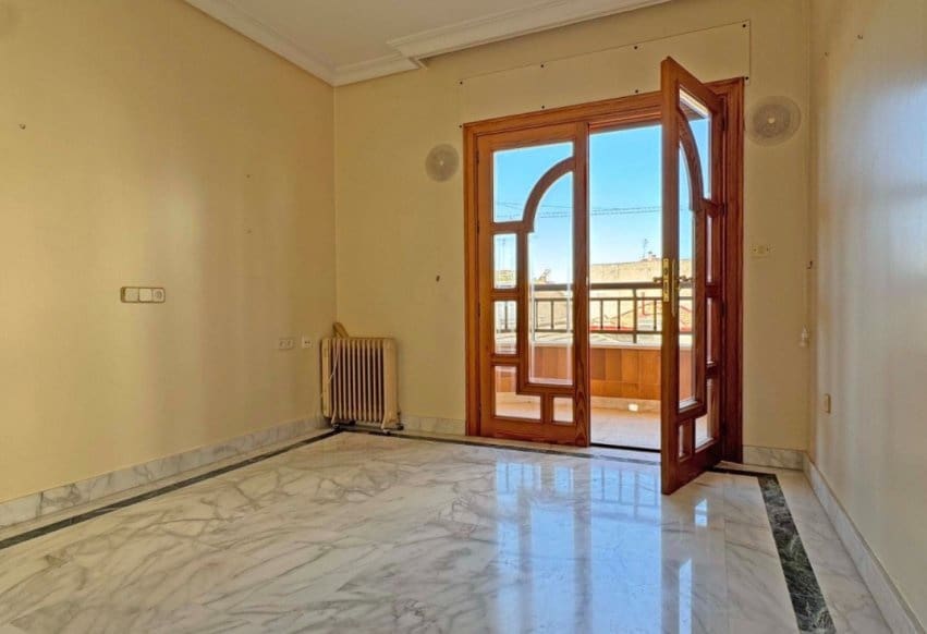 6 bedroom Apartment for sale in San Pedro del Pinatar - € 415,000 (Ref: 9293642)