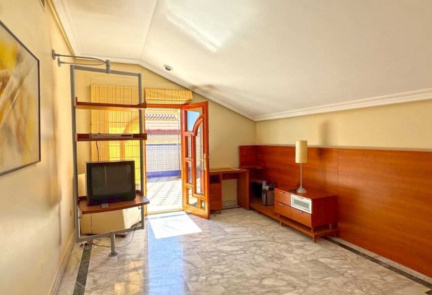 6 bedroom Apartment for sale in San Pedro del Pinatar - € 415,000 (Ref: 9293642)