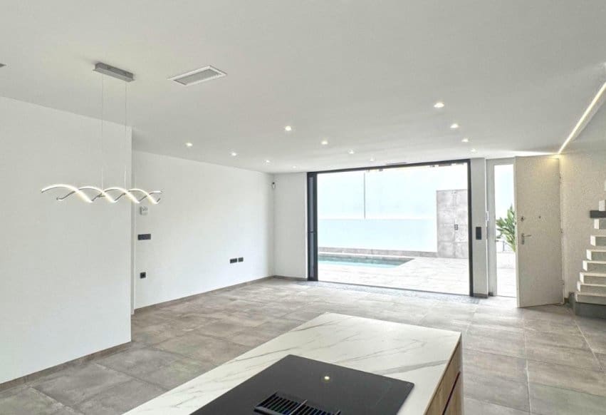 4 bedroom Villa for sale in Torrevieja with pool - € 495,000 (Ref: 9293645)