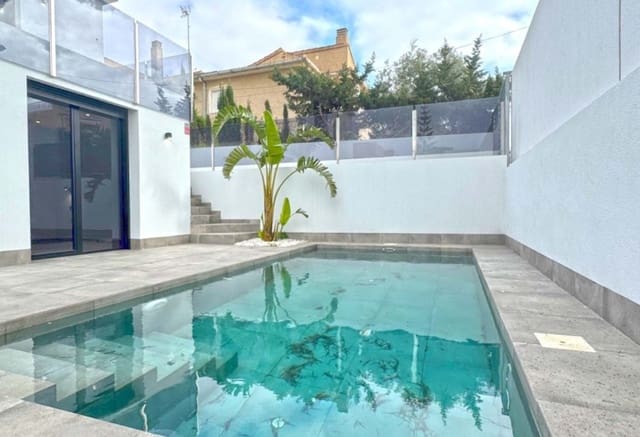 4 bedroom Villa for sale in Los Balcones - Los Altos, Torrevieja with pool - € 495,000 (Ref: 9293645)