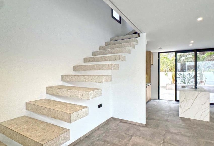 4 bedroom Villa for sale in Torrevieja with pool - € 495,000 (Ref: 9293645)