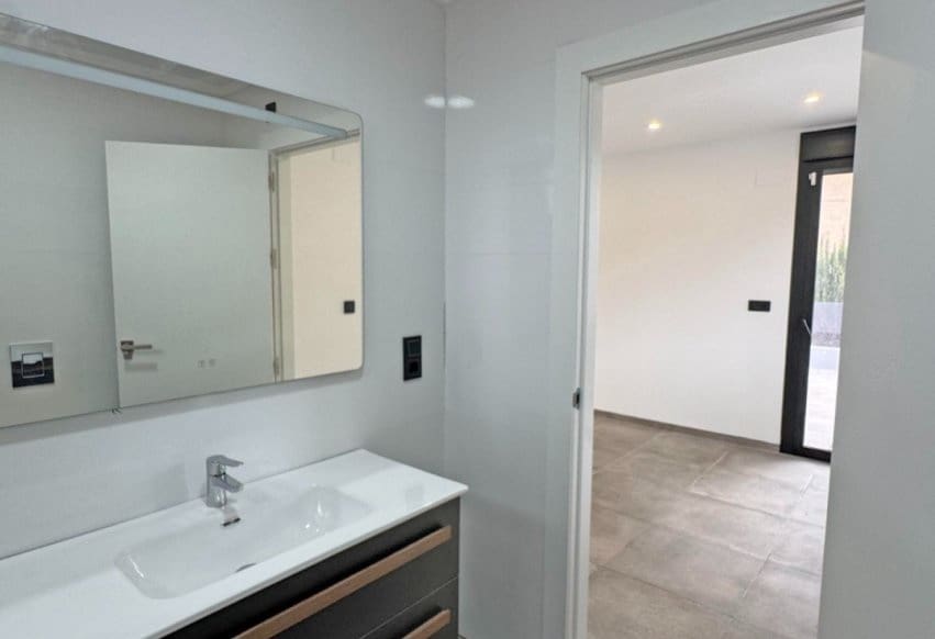 4 bedroom Villa for sale in Torrevieja with pool - € 495,000 (Ref: 9293645)