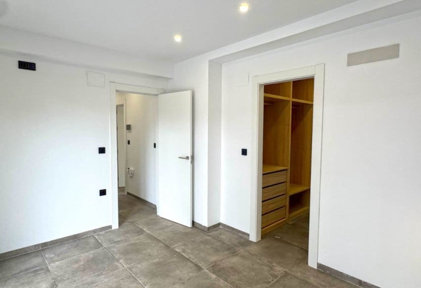 4 bedroom Villa for sale in Torrevieja with pool - € 495,000 (Ref: 9293645)