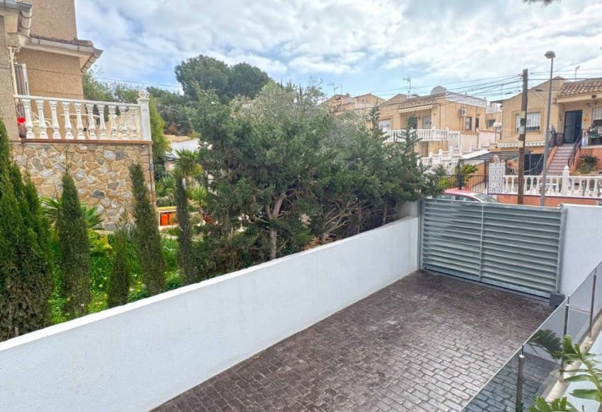 4 bedroom Villa for sale in Torrevieja with pool - € 495,000 (Ref: 9293645)