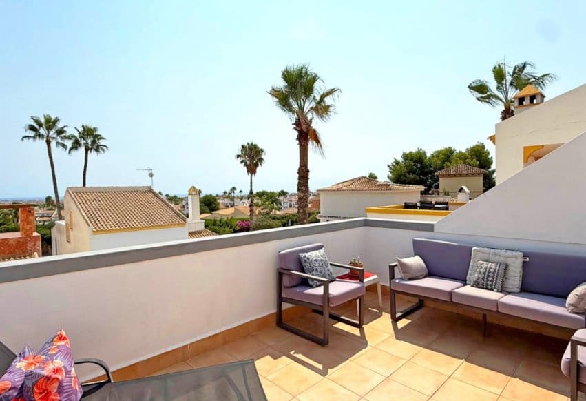 2 Zimmer Villa zu verkaufen in Villamartin mit Pool - 449.900 € (Ref: 9293649)