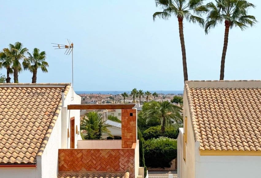 2 Zimmer Villa zu verkaufen in Villamartin mit Pool - 449.900 € (Ref: 9293649)