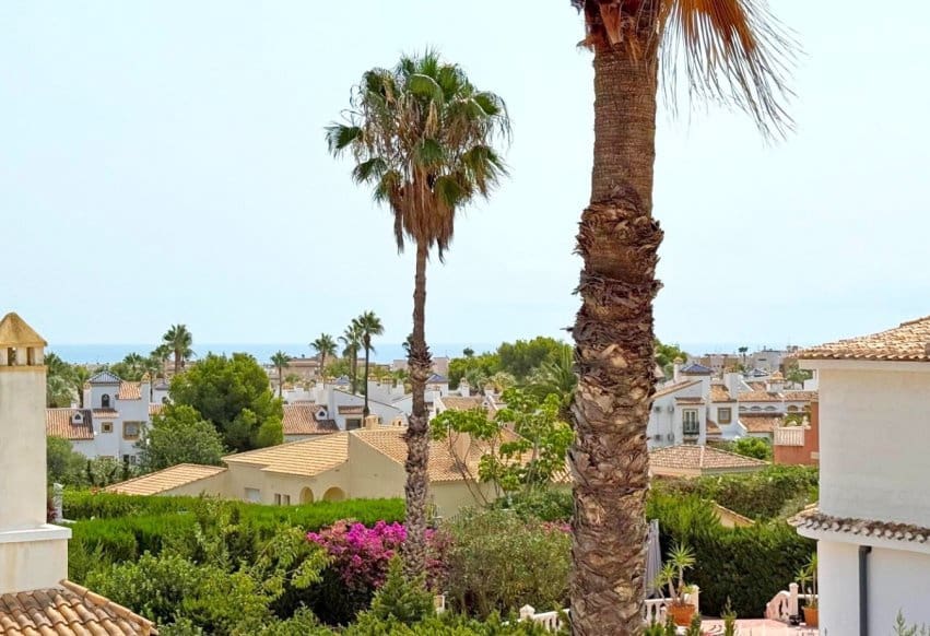 2 Zimmer Villa zu verkaufen in Villamartin mit Pool - 449.900 € (Ref: 9293649)