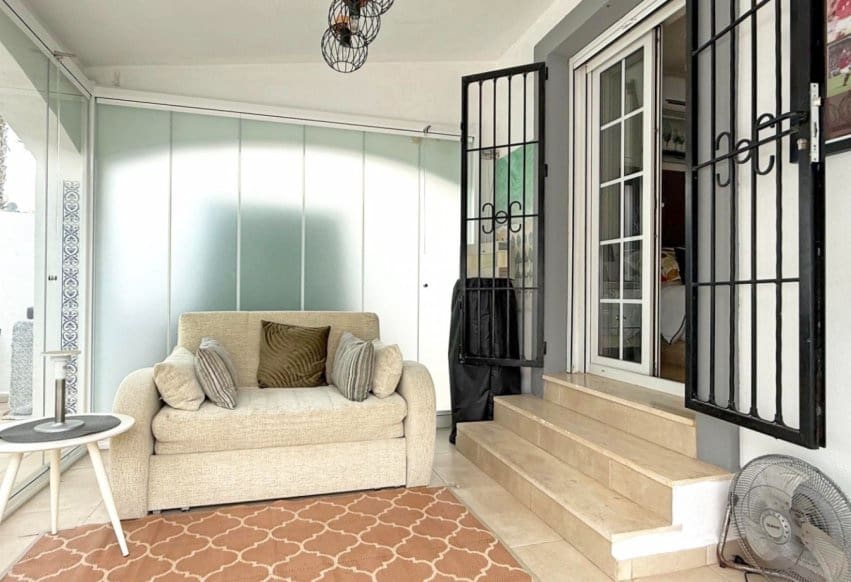 2 Zimmer Villa zu verkaufen in Villamartin mit Pool - 449.900 € (Ref: 9293649)