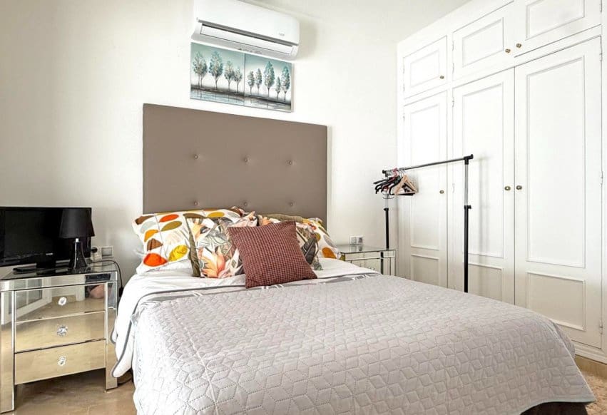 2 Zimmer Villa zu verkaufen in Villamartin mit Pool - 449.900 € (Ref: 9293649)