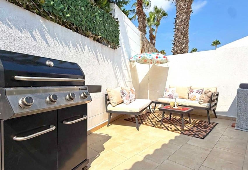 2 Zimmer Villa zu verkaufen in Villamartin mit Pool - 449.900 € (Ref: 9293649)