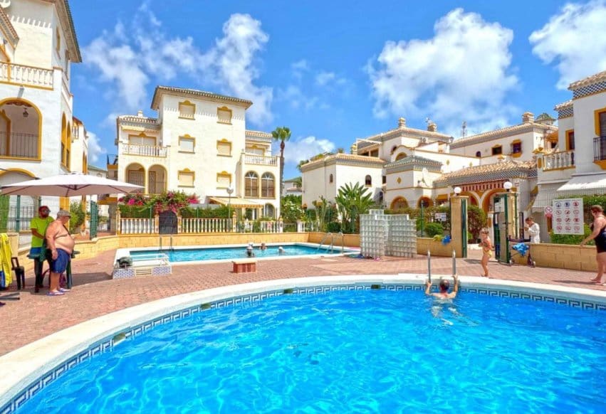 3 quarto Apartamento para venda em La Mata com piscina - 269 000 € (Ref: 9293651)