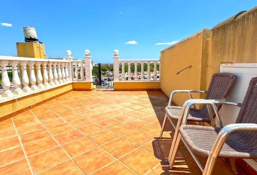 6 bedroom Villa for sale in Torrevieja with pool - € 610,000 (Ref: 9293652)