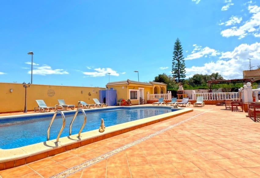 6 bedroom Villa for sale in Torrevieja with pool - € 610,000 (Ref: 9293652)