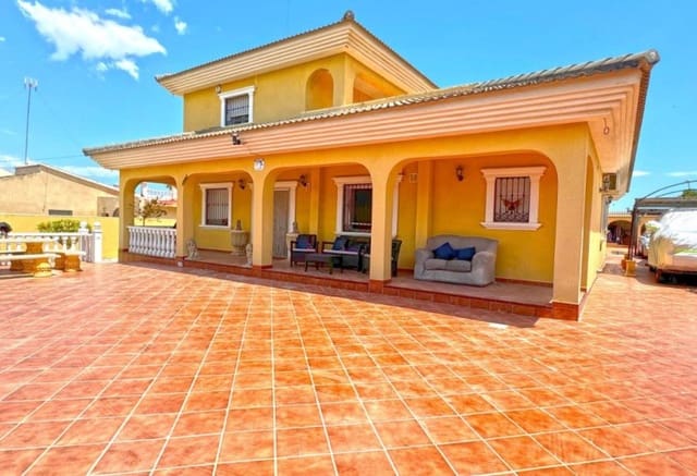 6 slaapkamer Villa te koop in Los Balcones - Los Altos, Torrevieja met zwembad - € 610.000 (Ref: 9293652)