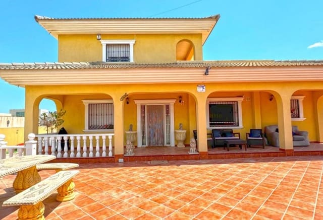 6 slaapkamer Villa te koop in Los Balcones - Los Altos, Torrevieja met zwembad - € 610.000 (Ref: 9293652)