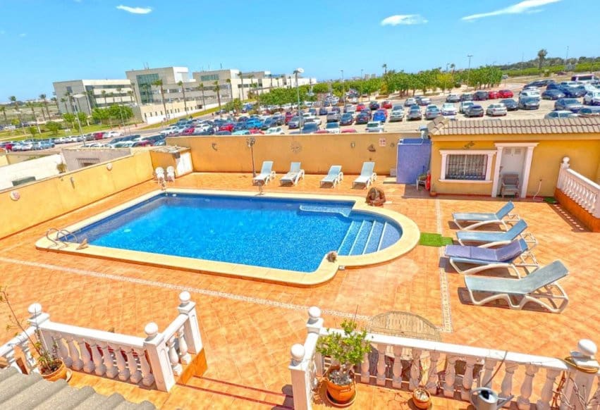 6 bedroom Villa for sale in Torrevieja with pool - € 610,000 (Ref: 9293652)