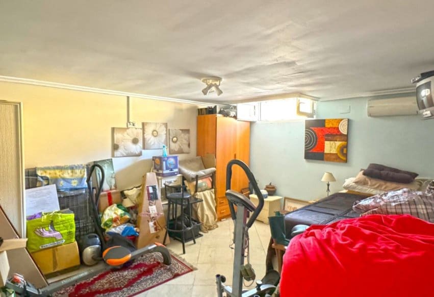 6 bedroom Villa for sale in Torrevieja with pool - € 610,000 (Ref: 9293652)