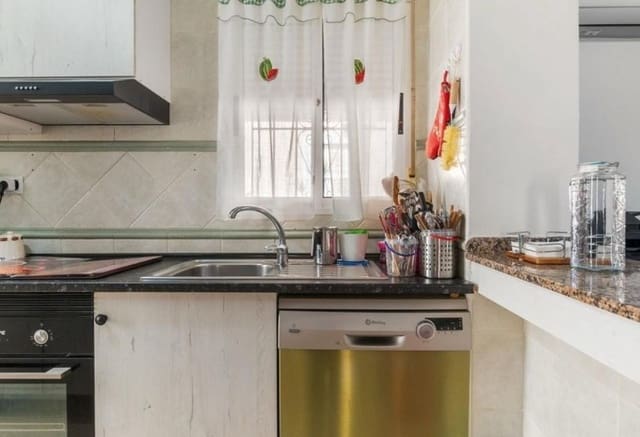 3 bedroom Villa for sale in Villamartin, Orihuela with pool - € 345,000 (Ref: 9293658)