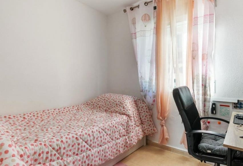 3 Zimmer Villa zu verkaufen in Villamartin mit Pool - 345.000 € (Ref: 9293658)