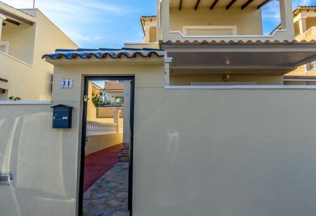 3 bedroom Villa for sale in Villamartin, Orihuela with pool - € 345,000 (Ref: 9293658)