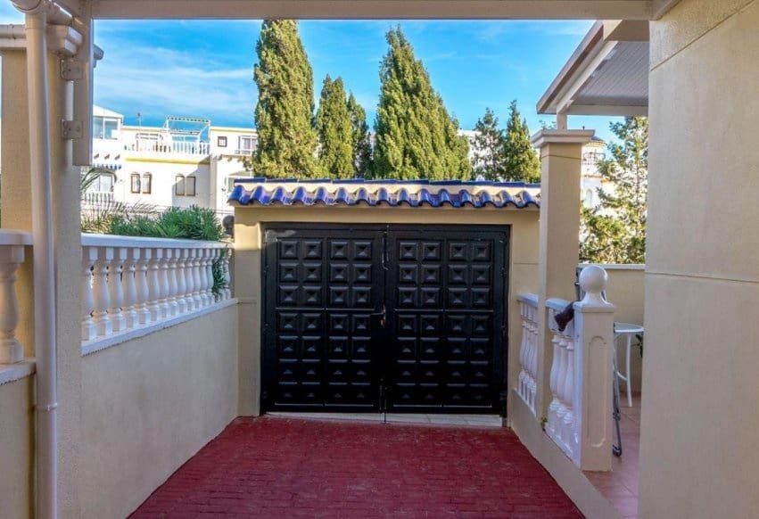 3 Zimmer Villa zu verkaufen in Villamartin mit Pool - 345.000 € (Ref: 9293658)