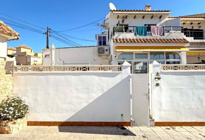 2 bedroom Bungalow for sale in La Mata with pool - € 185,000 (Ref: 9293663)