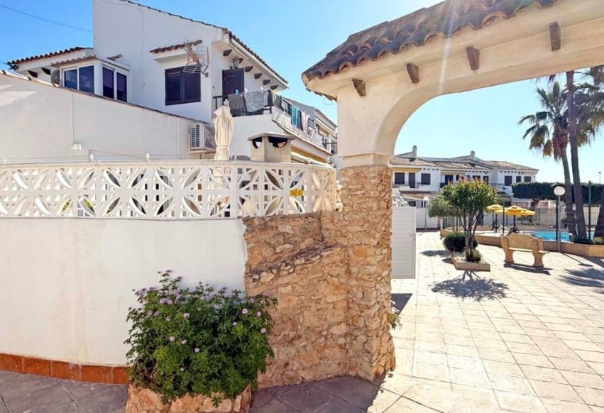 2 bedroom Bungalow for sale in La Mata with pool - € 185,000 (Ref: 9293663)