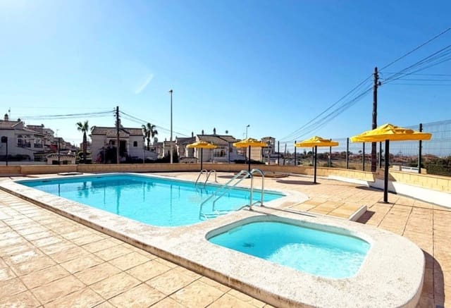 2 makuuhuone Bungalow myytävänä paikassa La Mata, Torrevieja mukana uima-altaan - 185 000 € (Ref: 9293663)