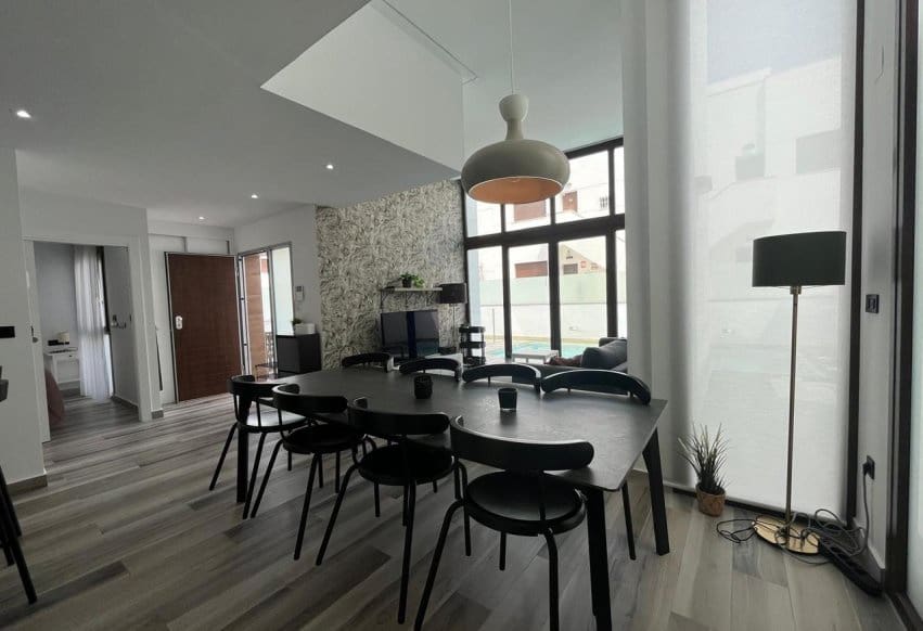 3 bedroom Villa for sale in Torrevieja with pool - € 479,000 (Ref: 9293670)