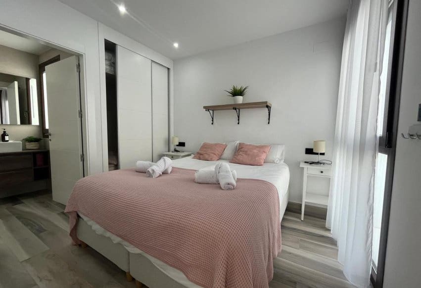 3 bedroom Villa for sale in Torrevieja with pool - € 479,000 (Ref: 9293670)