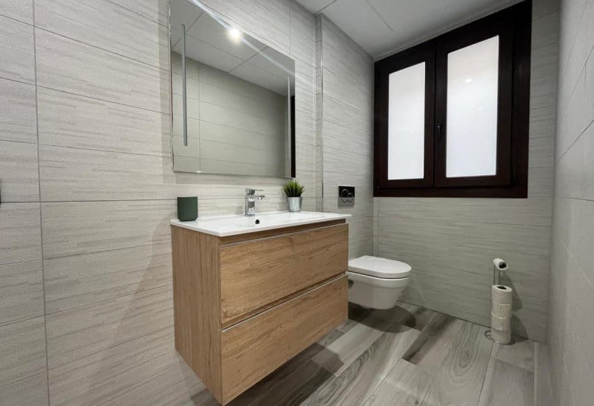 3 bedroom Villa for sale in Torrevieja with pool - € 479,000 (Ref: 9293670)