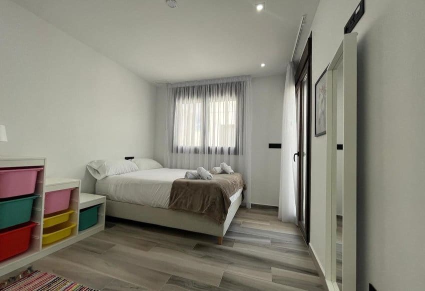 3 sypialnia Willa na sprzedaż w Torrevieja z basenem - 479 000 € (Ref: 9293670)