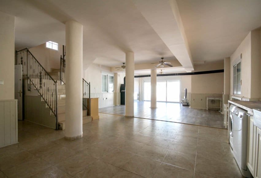 5 sypialnia Willa na sprzedaż w La Zenia z basenem - 600 000 € (Ref: 9293674)