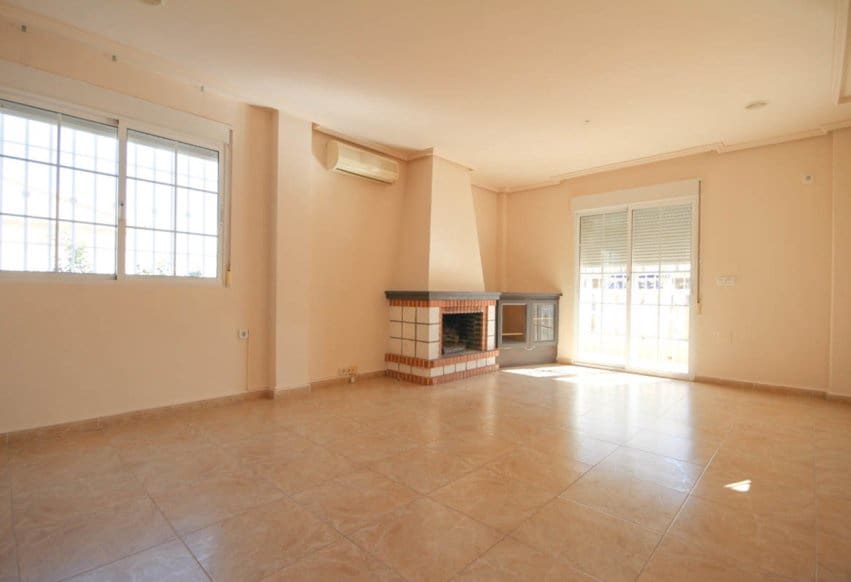 5 sypialnia Willa na sprzedaż w La Zenia z basenem - 600 000 € (Ref: 9293674)