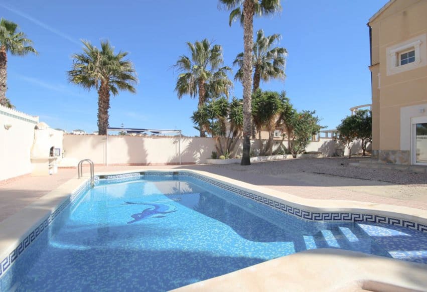 5 sypialnia Willa na sprzedaż w La Zenia z basenem - 600 000 € (Ref: 9293674)