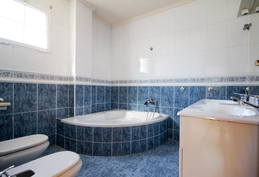 5 sypialnia Willa na sprzedaż w La Zenia z basenem - 600 000 € (Ref: 9293674)