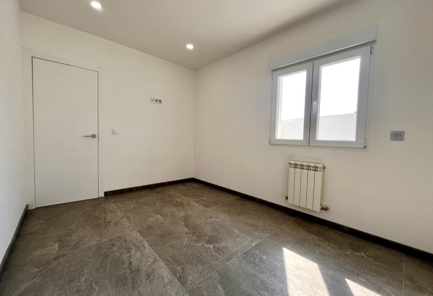 6 quarto Moradia para venda em Torrevieja com piscina - 1 050 000 € (Ref: 9293677)