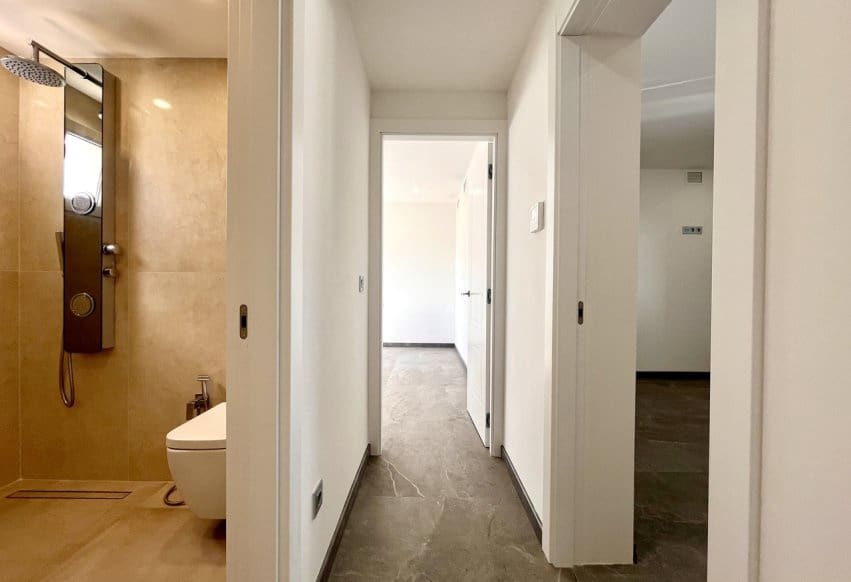 6 quarto Moradia para venda em Torrevieja com piscina - 1 050 000 € (Ref: 9293677)